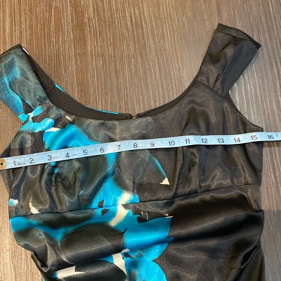 Jessica ladies dress in size 6 petite. Black with floral detailing. - Picture 6 of 7